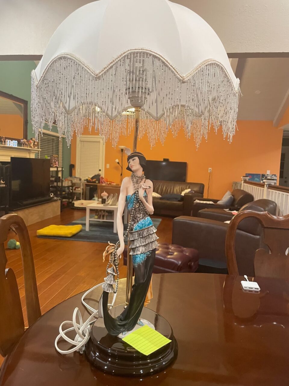 a Taiwanese family’s decision to emigrate to the United States and their experience using a professional international moving company (Ship2TW) to safely relocate their household belongings across the Pacific. The estimated cost of an international move from Taiwan to the U.S. in a 40-foot shipping container is approximately US $10,000 including Shipping a piano by sea.