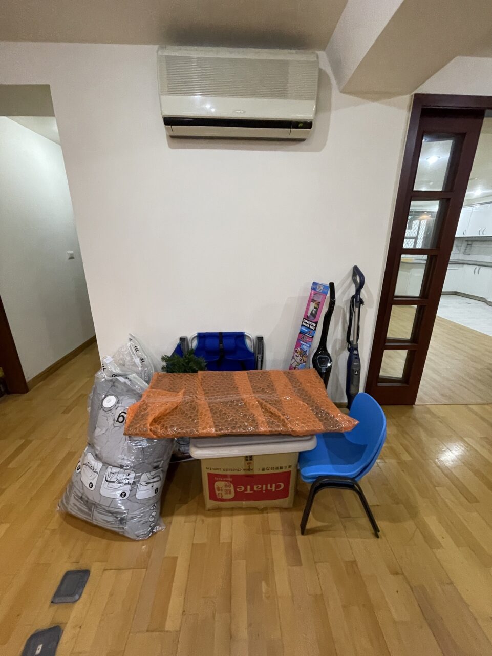 a Taiwanese family’s decision to emigrate to the United States and their experience using a professional international moving company (Ship2TW) to safely relocate their household belongings across the Pacific. The estimated cost of an international move from Taiwan to the U.S. in a 40-foot shipping container is approximately US $10,000 including Shipping a piano by sea.