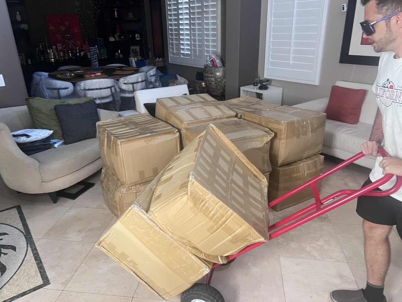 a Taiwanese family’s decision to emigrate to the United States and their experience using a professional international moving company (Ship2TW) to safely relocate their household belongings across the Pacific. The estimated cost of an international move from Taiwan to the U.S. in a 40-foot shipping container is approximately US $10,000 including Shipping a piano by sea.